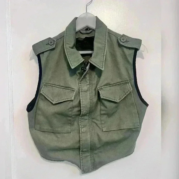 Reformation Green Utility Sleeveless Vest Size M TRENDING - Picture 1 of 3